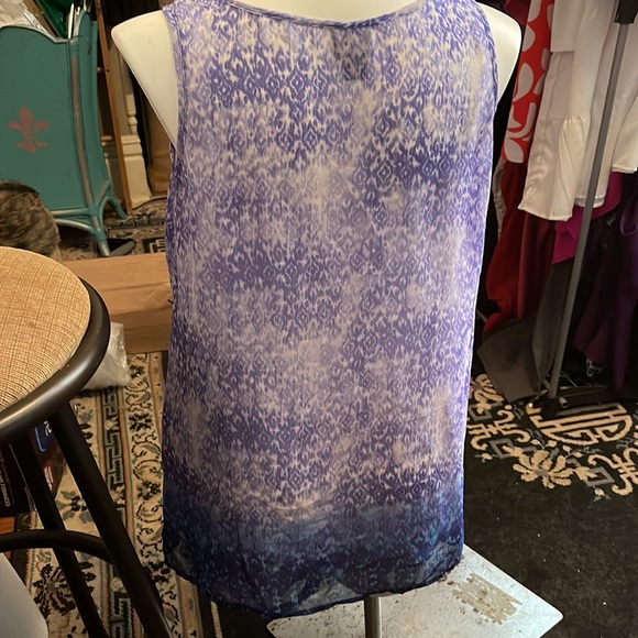 COPY - NWOT- a Motherhood top. But anyone with a little bigger front it’s perfe… - Picture 5 of 8